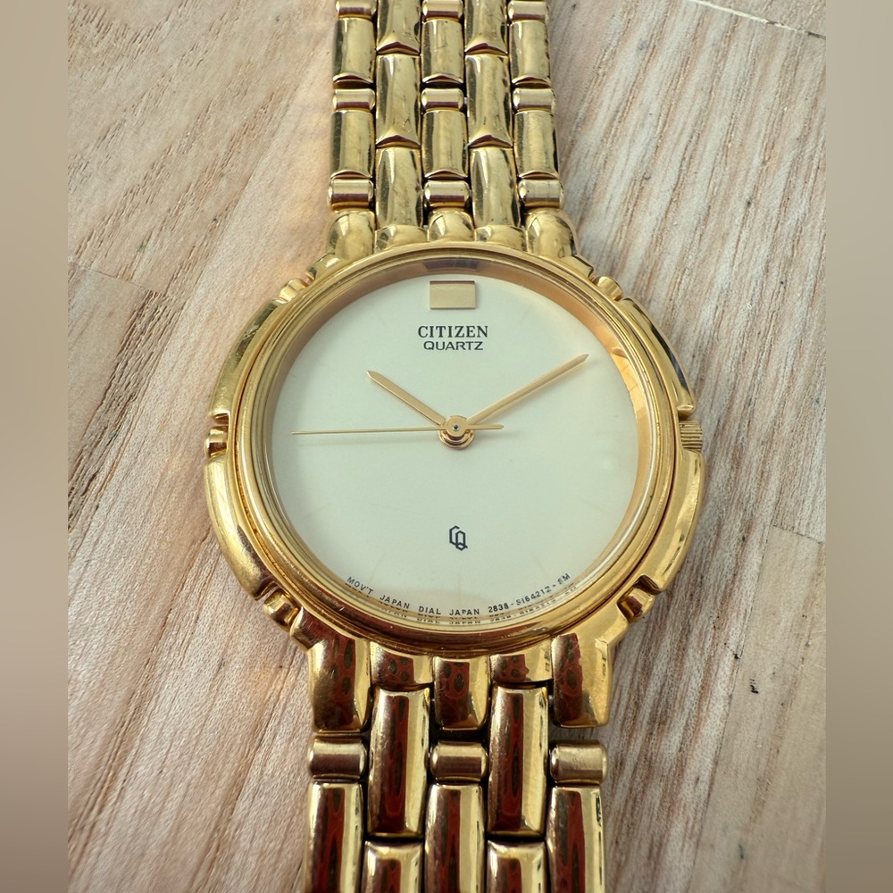 Vintage Citizen Quartz gold tone watch NEW BATTERY